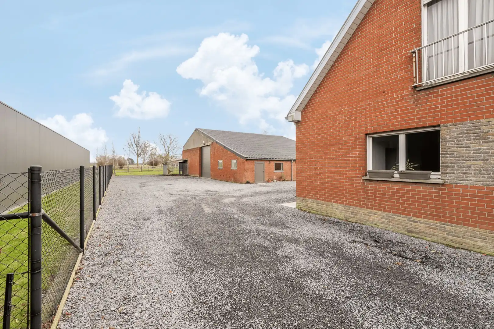 Vernieuwde loods nabij E403 met woning — Hooglede (Gits) te koop foto 10