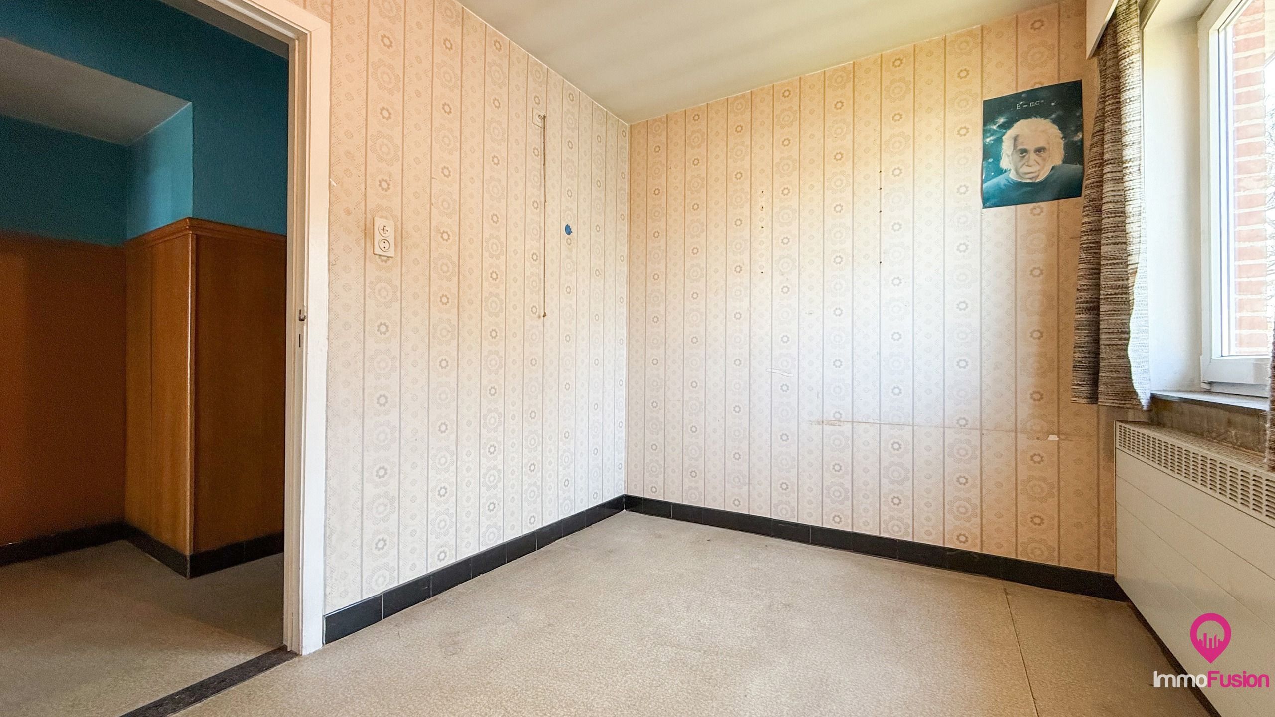 Splitlevel woning met 3 slaapkamers en ruime werkplaats!  foto 4