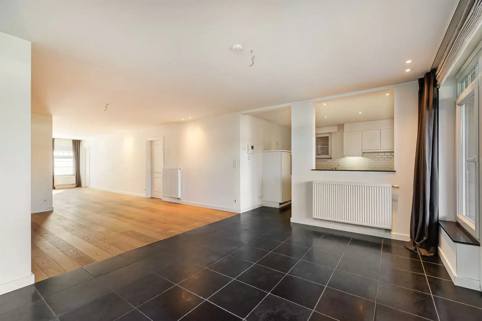 Gelijkvloers appartement met 2 slaapkamers en garage! foto 18