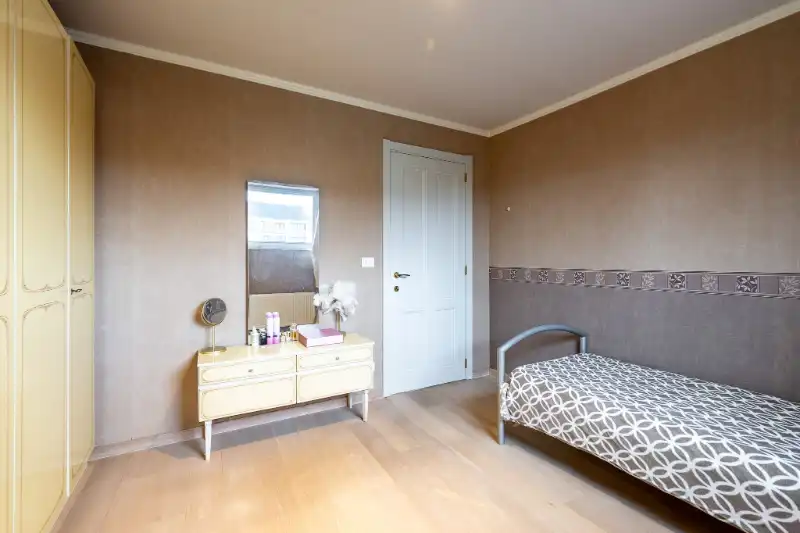 Ruim appartement (145m²) met 3 slaapkamers foto 12