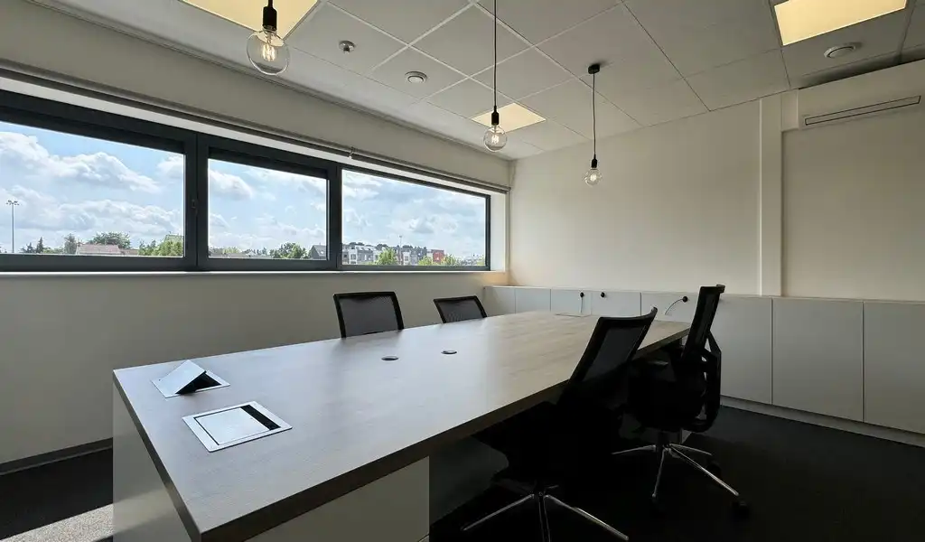 Gerenoveerde instapklare kantoren te huur aan station van Lint foto 8