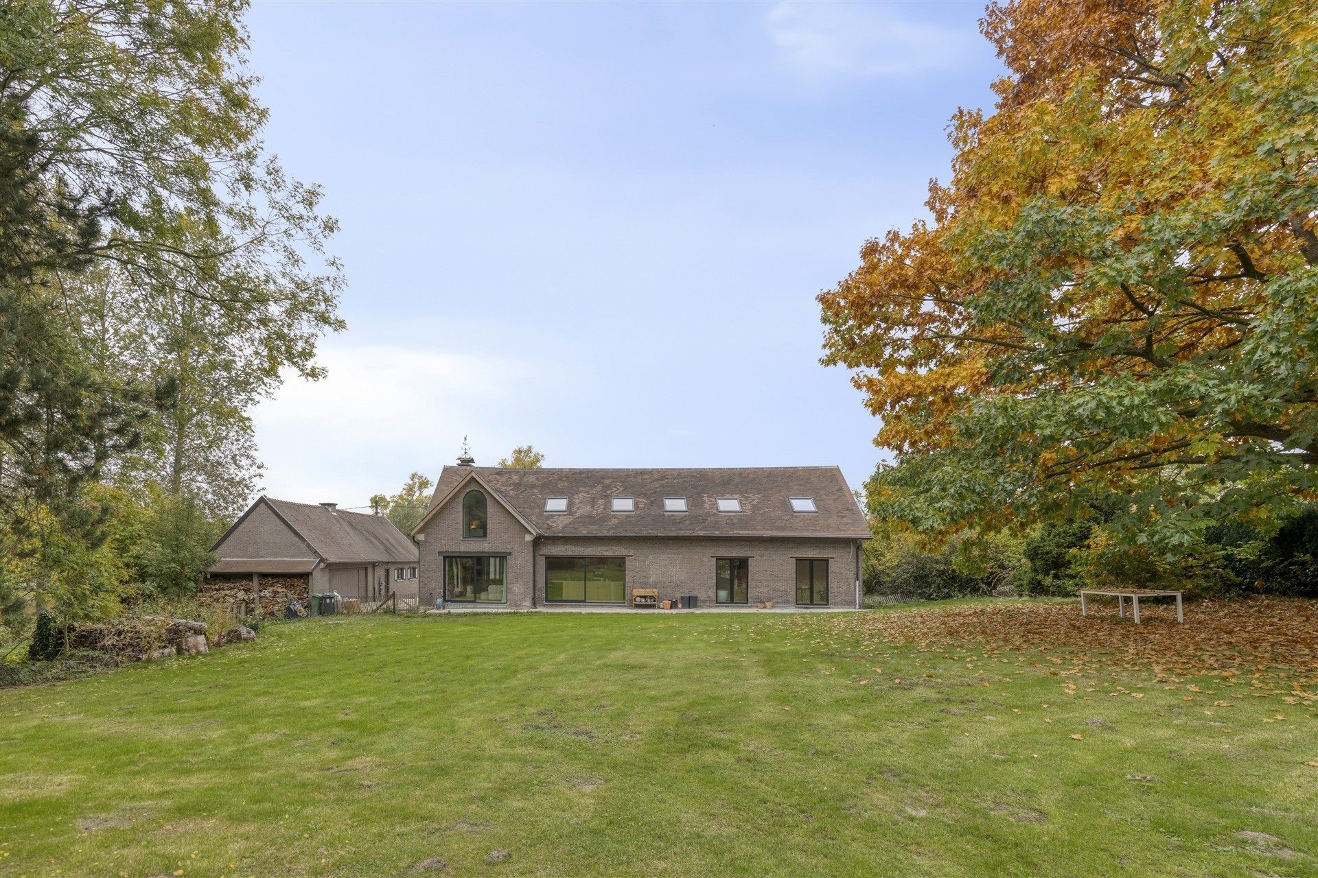 Luxueuze woning met riante tuin te Sint-Lievens-Houtem foto 32