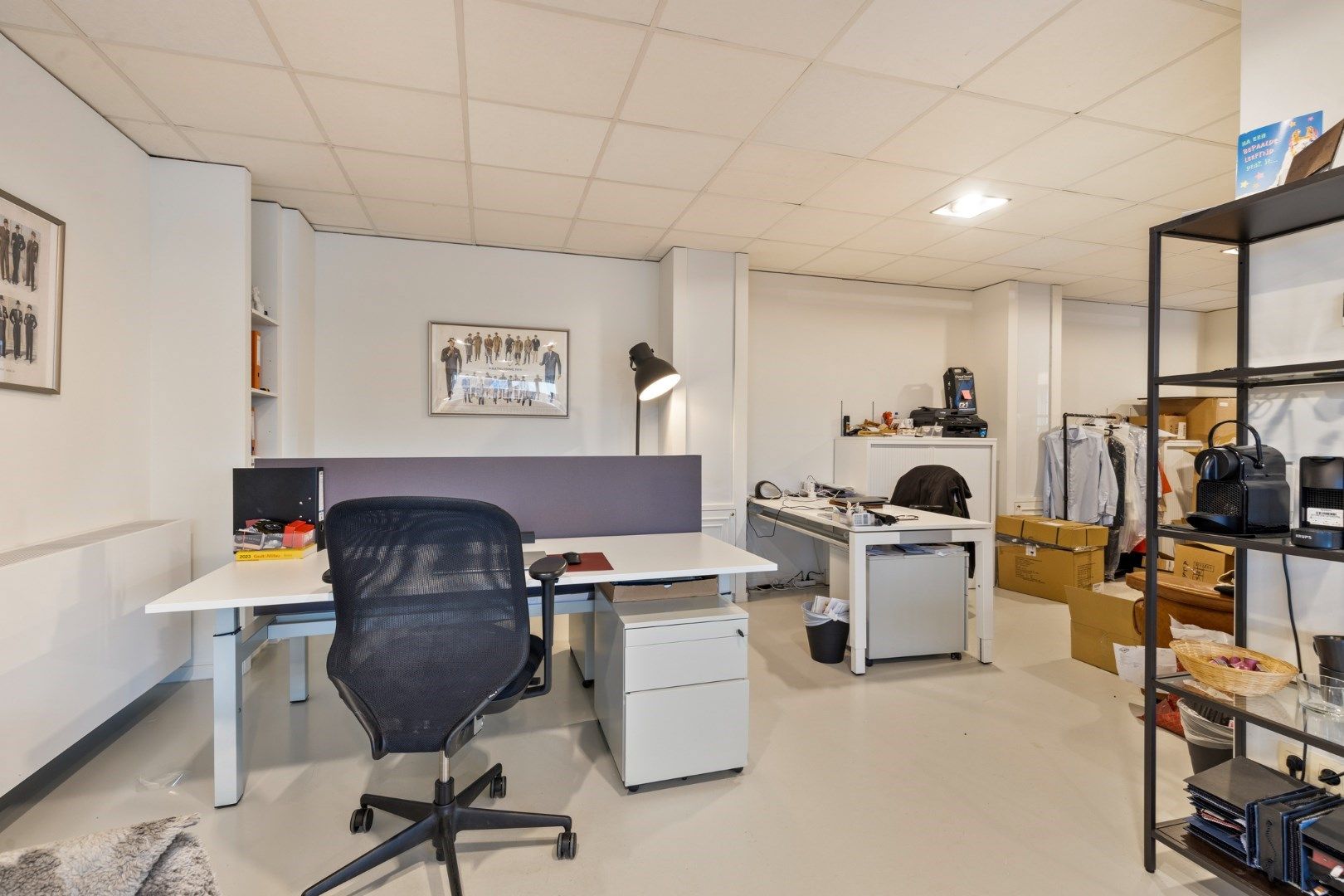 Handelsgelijkvloers/atelier/praktijkruimte van 357 m2 en 6 parkings! foto 10