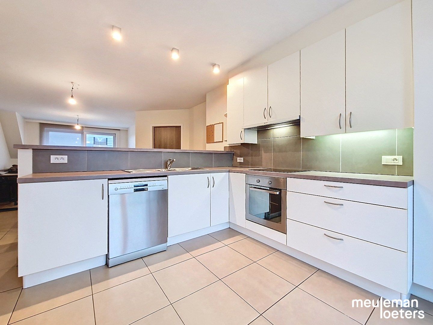Ruim en instapklaar appartement met 2 slaapkamers foto 8