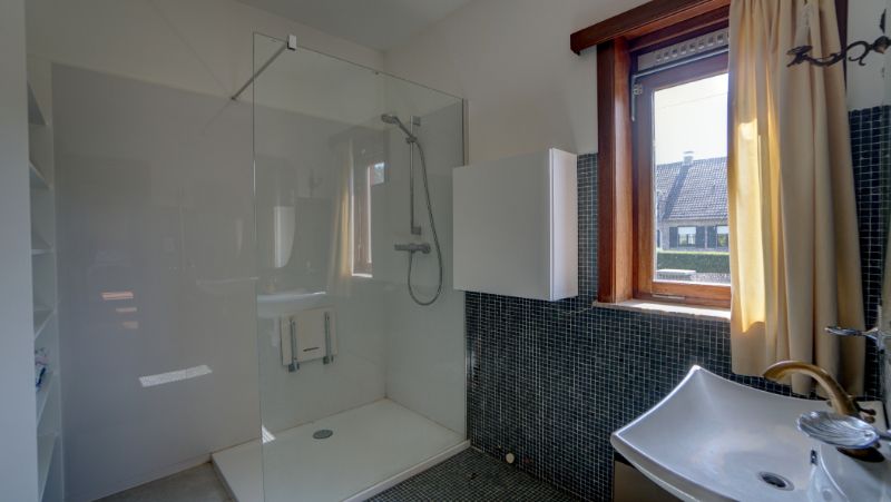 Villa 305m² met ruime garage of hobby-bureel-praktijkruimte 62m² op 7 are 48 ca foto 17