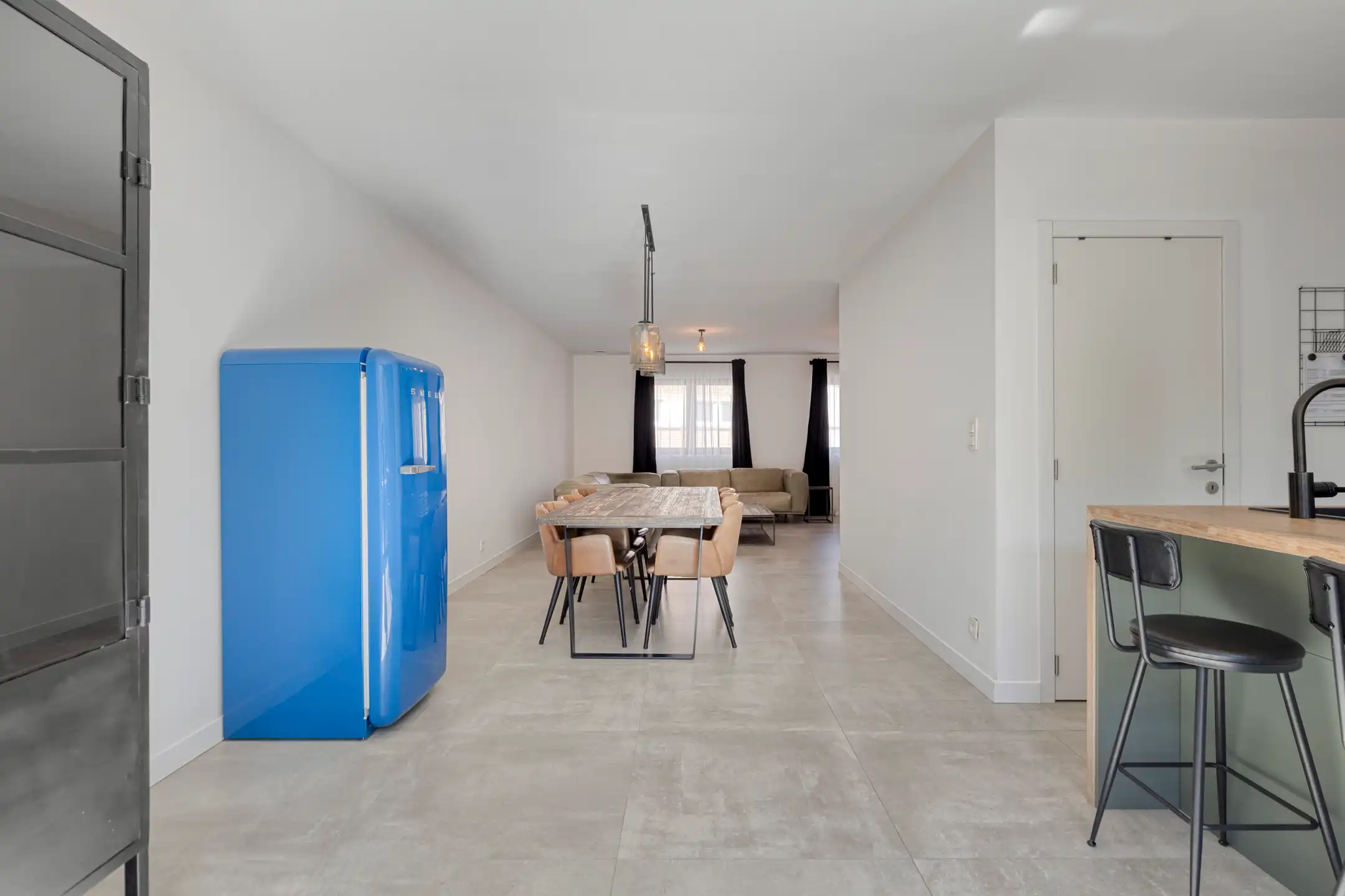 Trendy en lichtrijke woning met VEEL potentiëel foto 6