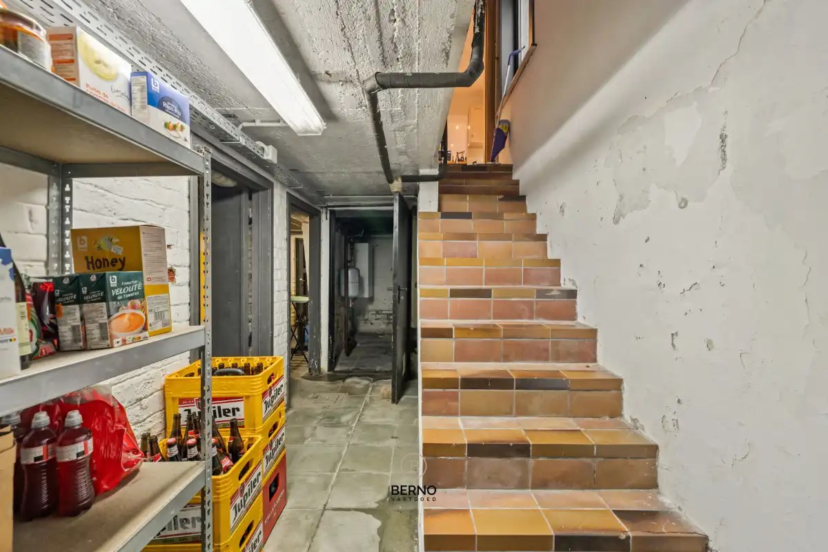 Instapklare halfopen bebouwing met ruime kelder foto 17