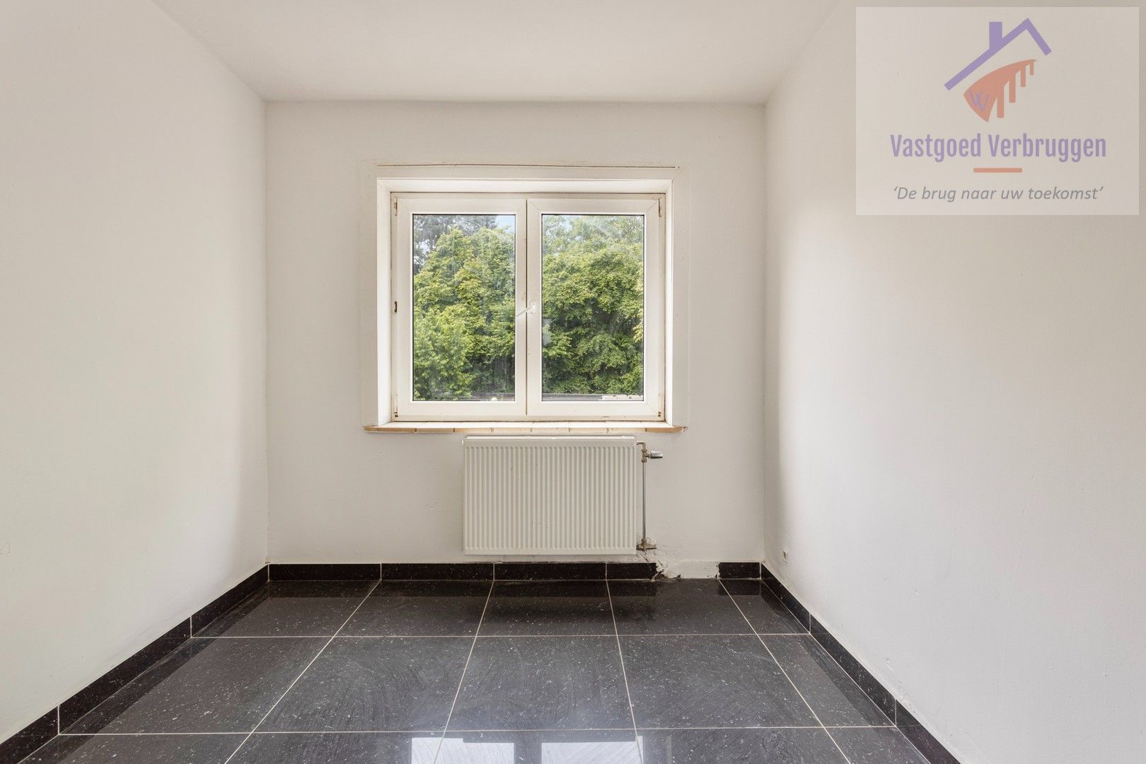 Centraal gelegen ruime woning met 5 slaapkamers, 2 badkamers en tuin! foto 11