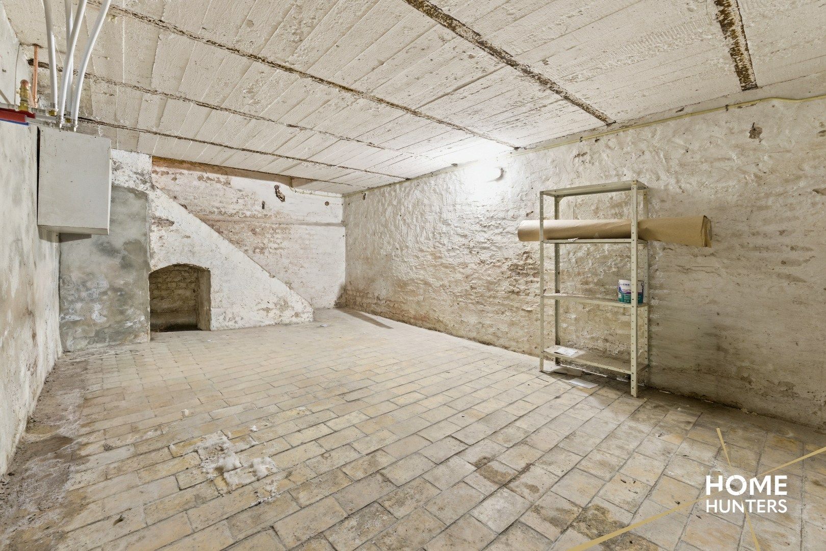 Ruim éénslaapkamer appartement met uniek zicht op het astridpark en de Sint Maartens Kathedraal te Ieper foto 23