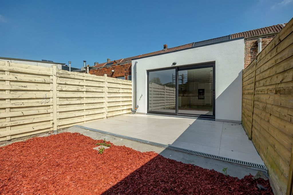 Prachtig gerenoveerde, lichtrijke woning foto 4