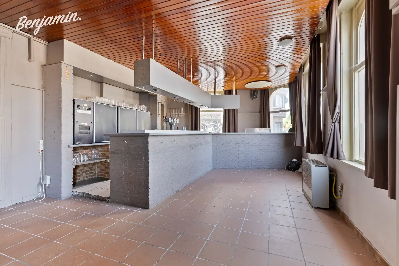 Hoekpand/horecazaak met woonst op een topligging in Roeselare-centrum foto 5