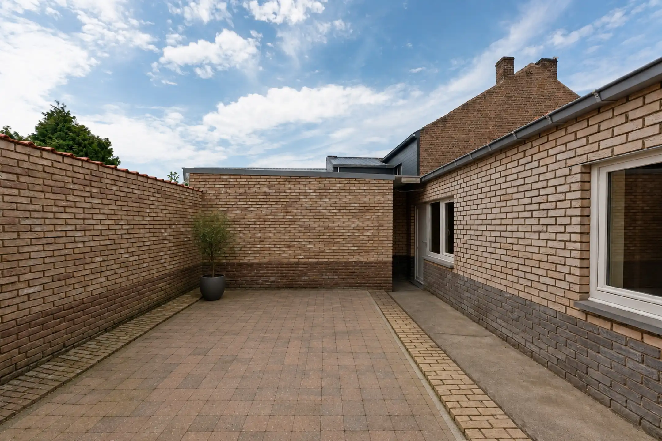 Woning met 315m2 bewoonbare opp. te Zussen foto 8