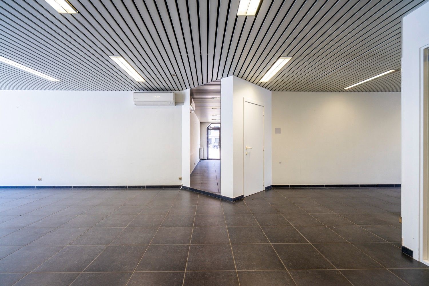 CENTRAAL PAND MET PARKING foto 3