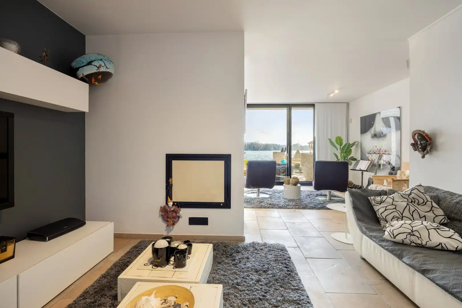 !! NIEUWE VOORWAARDEN !! Villa op een uiterst exclusieve locatie aan een prachtig privémeer foto 7