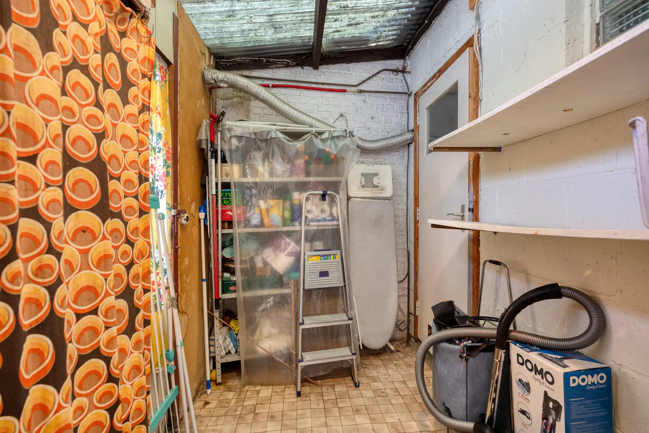 Te renoveren woning met garage en tuin foto 23