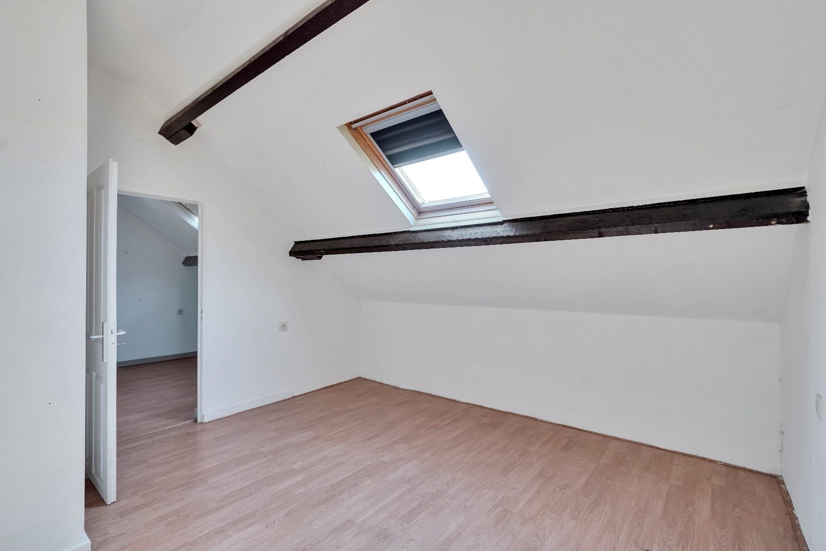 IN OPTIE ! TE RENOVEREN GEZINSWONING MET EEN BEWOONBARE OPP. VAN 259 M² !  foto 20