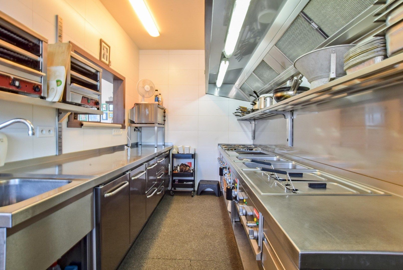 Tophorecazaak met woonst op de Kaai in Nieuwpoort – Huur of Huurkoop mogelijk foto 10