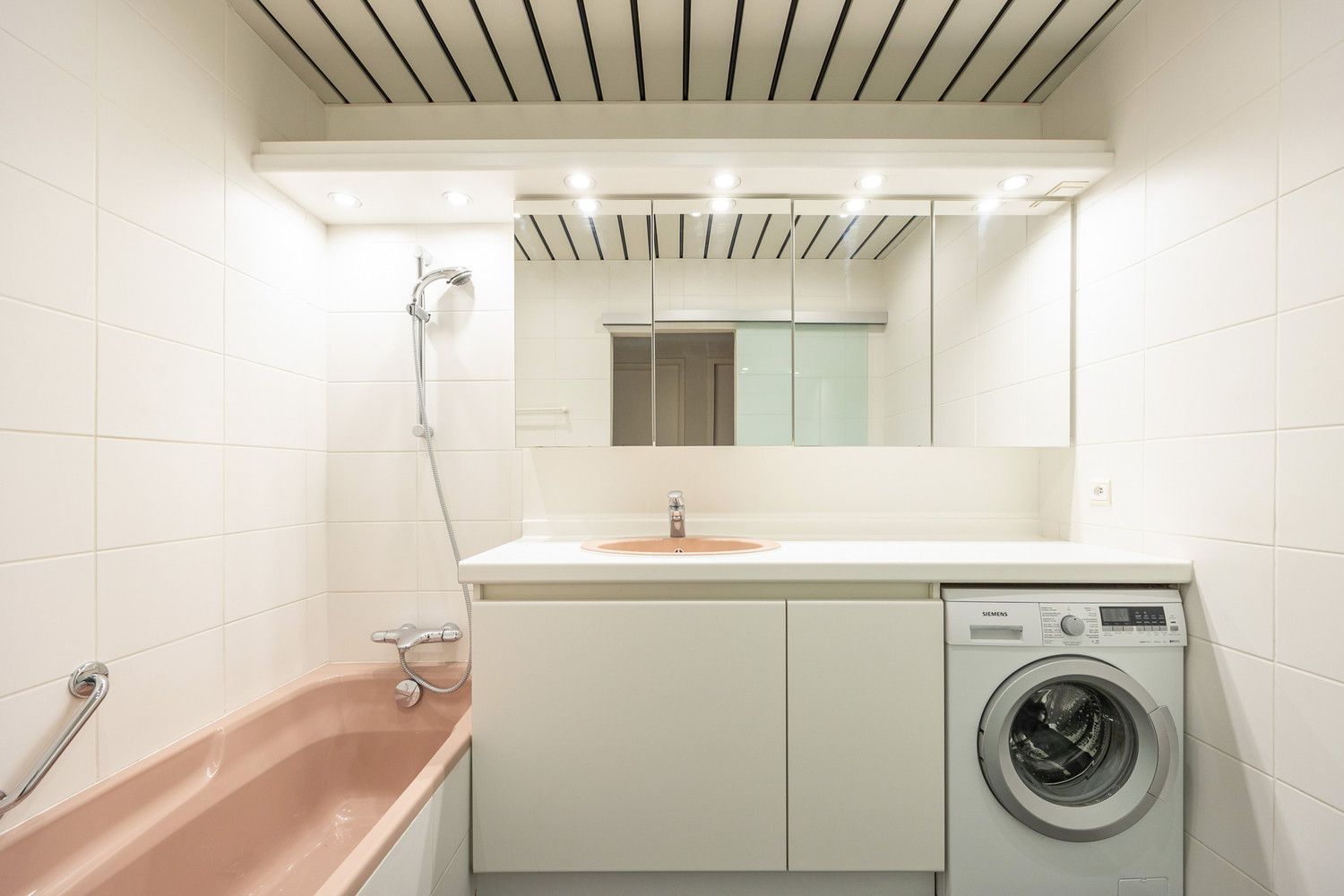 Energiezuinig (EPC B) hoekappartement met uitzonderlijke lichtinval en riant terras te Berchem foto 14