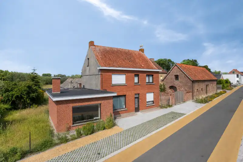 Hoofdfoto van de publicatie: Karaktervolle woning met voormalige schuur en adembenemend uitzicht op de velden