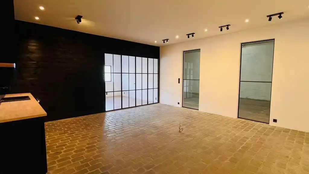 Magazijn met ingericht kantoor te huur in het industriepark te Malle foto 7