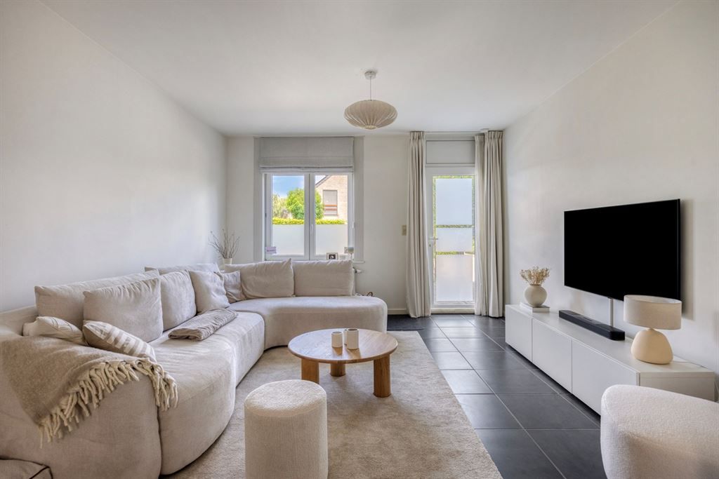 Knappe gerenoveerde woning op een gunstige locatie te Gelrode!  foto 5