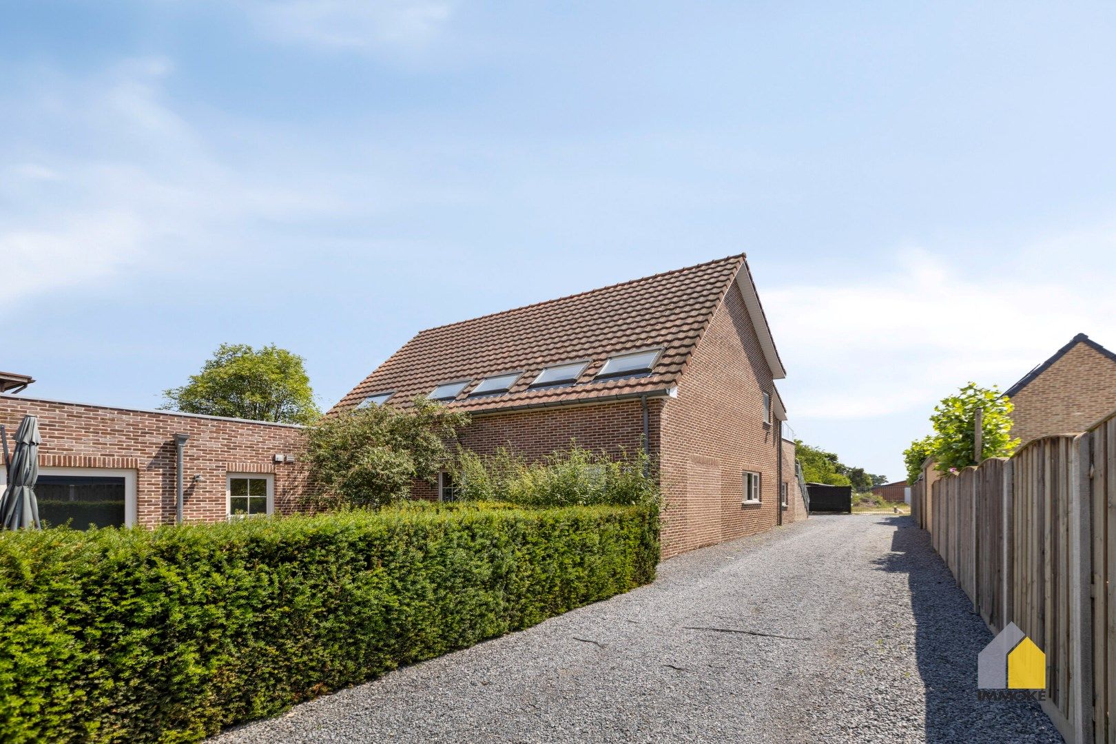Halfvrijstaande woning met 3 slpks en grote polyvalente ruimte op perceel van 5 a 25 ca. foto 36
