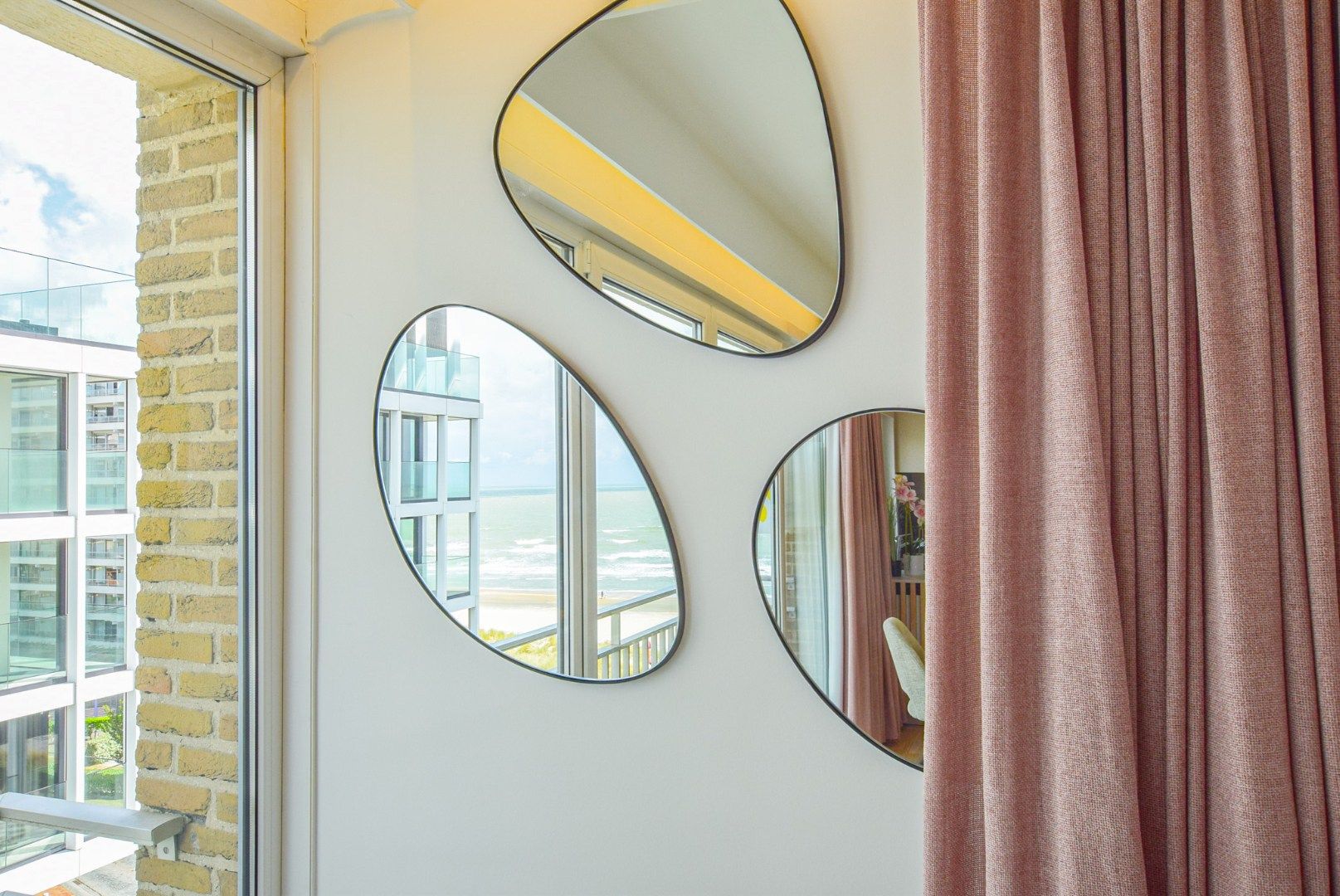 Gerenoveerd en gemeubeld appartement met zeezicht in Nieuwpoort Bad – ideaal als tweede verblijf én investering foto 4