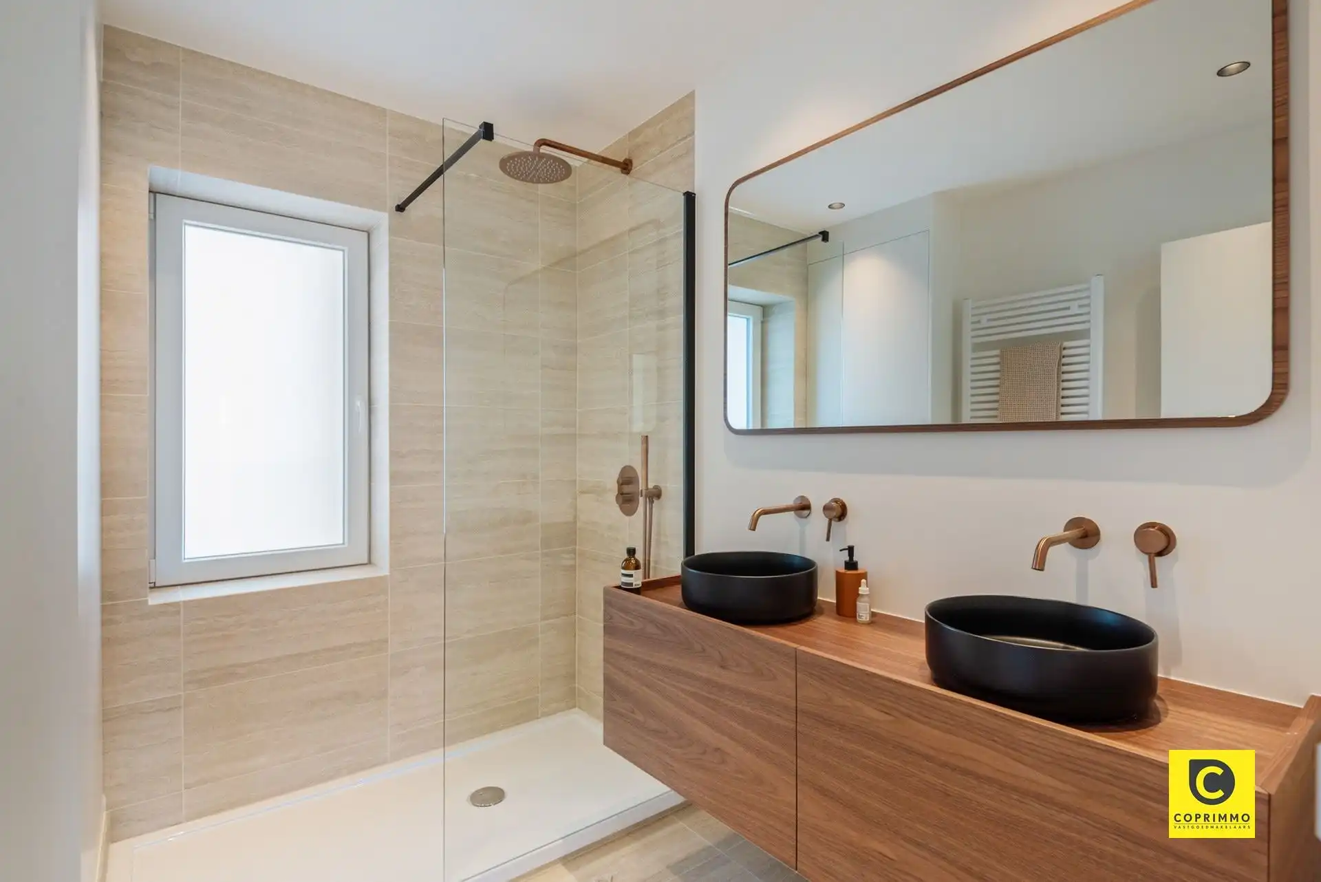 Prachtig gerenoveerd 3 slaapkamer appartement op toplocatie! foto 14