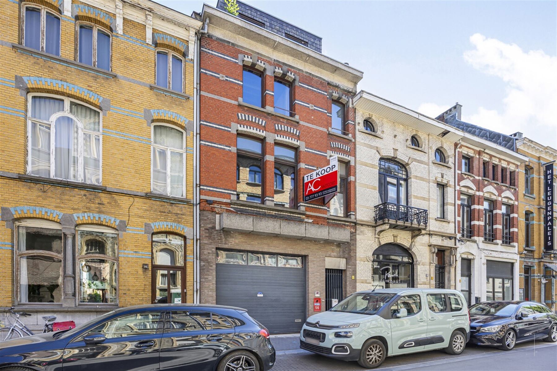 Hoofdfoto van de publicatie: Karaktervolle herenwoning met 3 slaapkamers én enorme garage