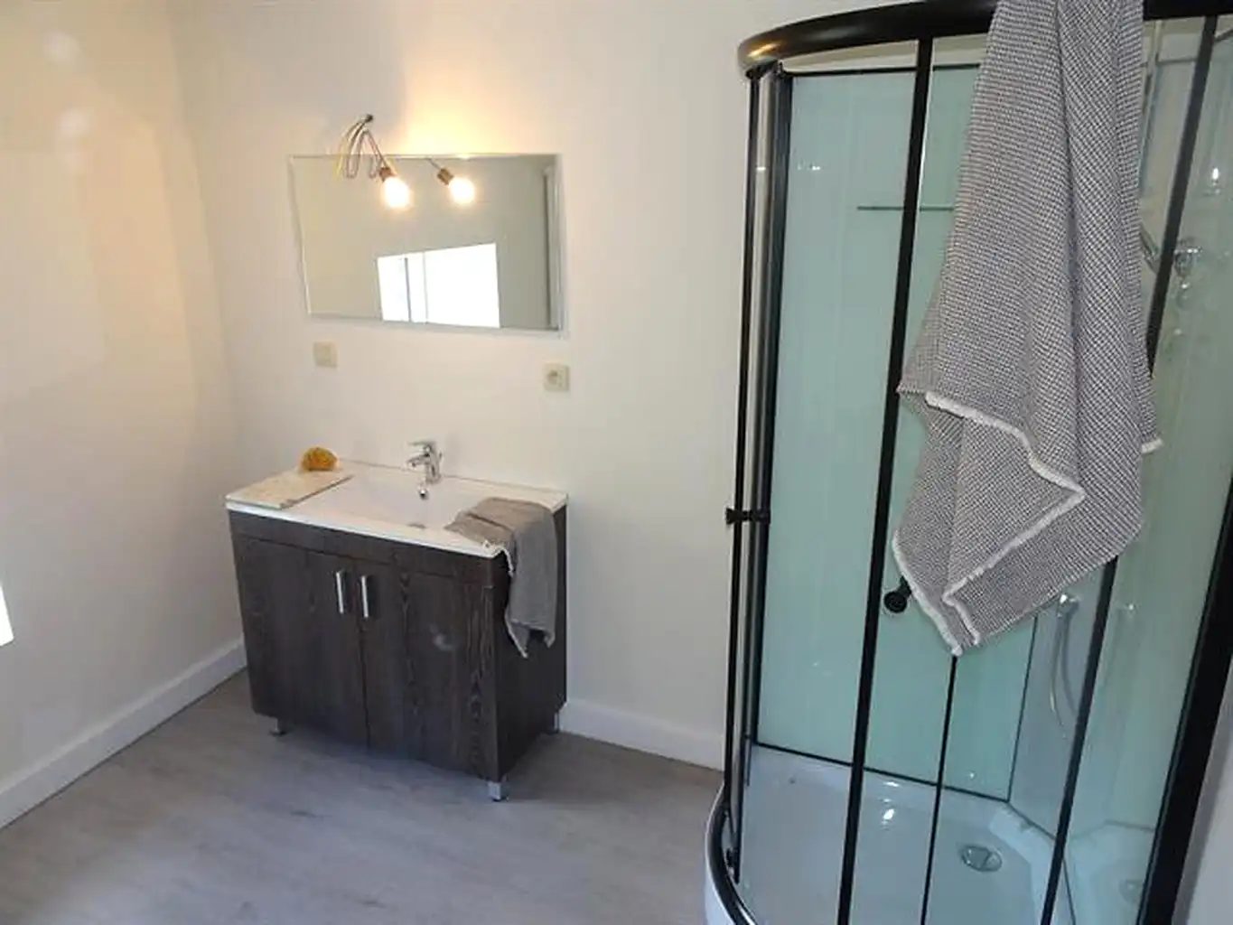 Zeer rustig gelegen ruime woning te huur foto 27