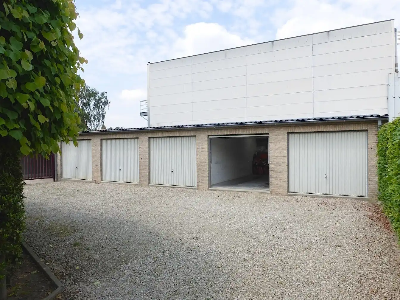 Ruim appartement met 2 slaapkamers en garage! foto 13