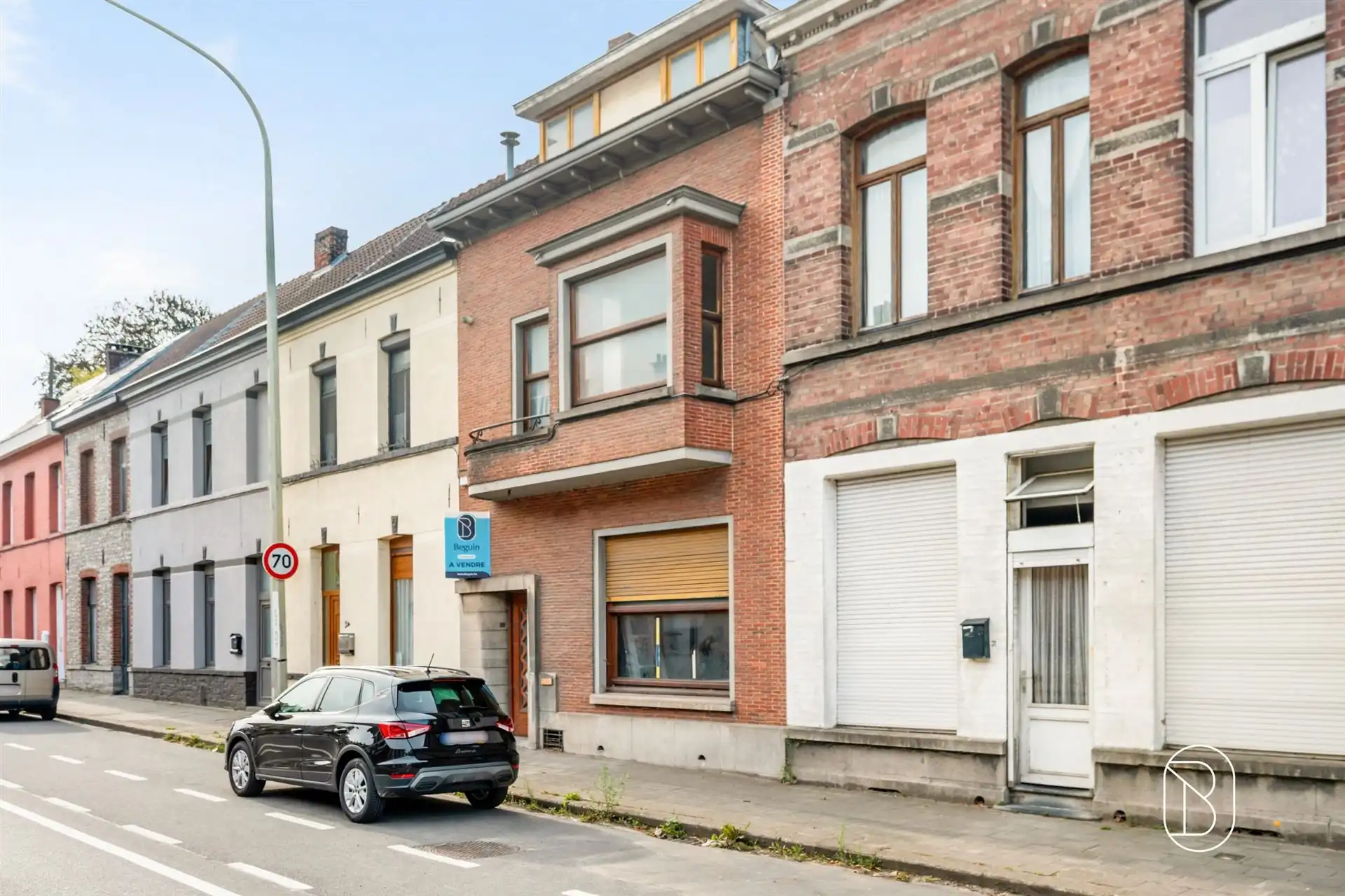 Hoofdfoto van de publicatie: Te renoveren woning met veel potentieel! 