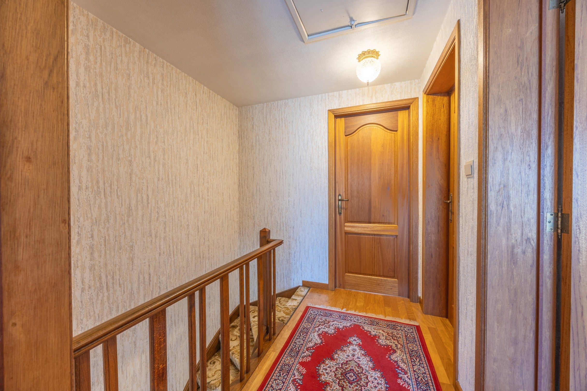 Ruime woning met garage en uitweg foto 8