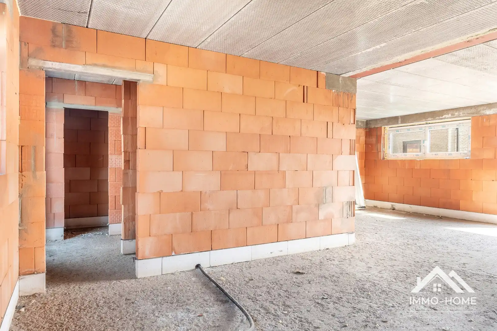 HOB casco woning met héél veel potentieel foto 12