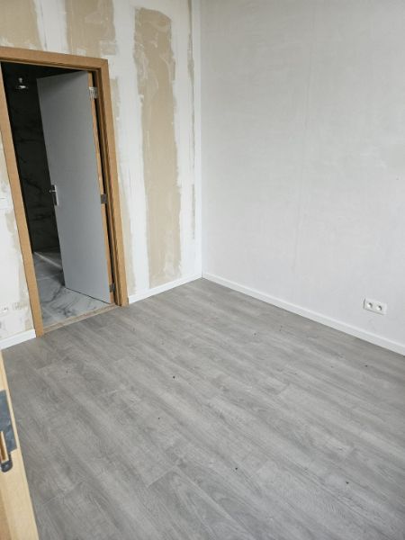 Gerenoveerde woning met garage foto 14