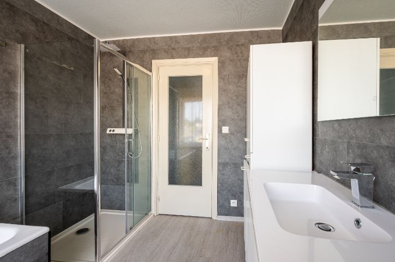 Zeer degelijke woning met veel potentieel foto 22