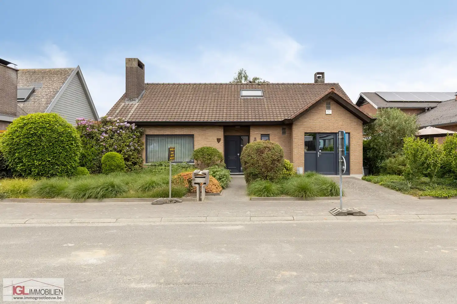 Hoofdfoto van de publicatie: --- VERKOOP OP LIJFRENTE --- Charmante en perfect onderhouden bungalow met prachtige tuin