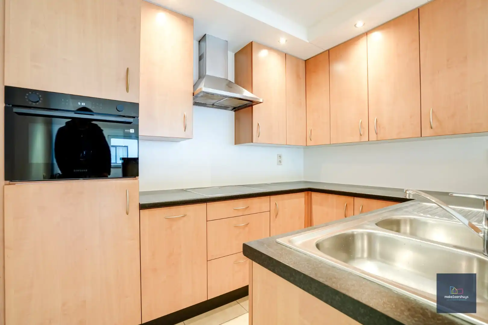 Goedgelegen 2slpk-appartement met terras en staanplaats foto 8