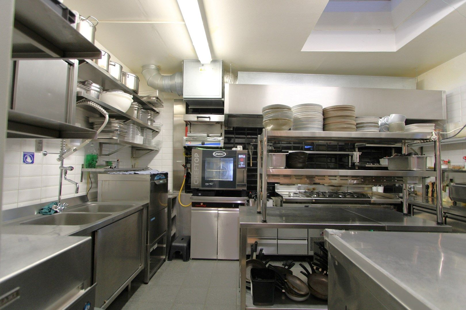 Handelsgelijkvloers te koop Elizabetlaan 343 Heist  foto 16