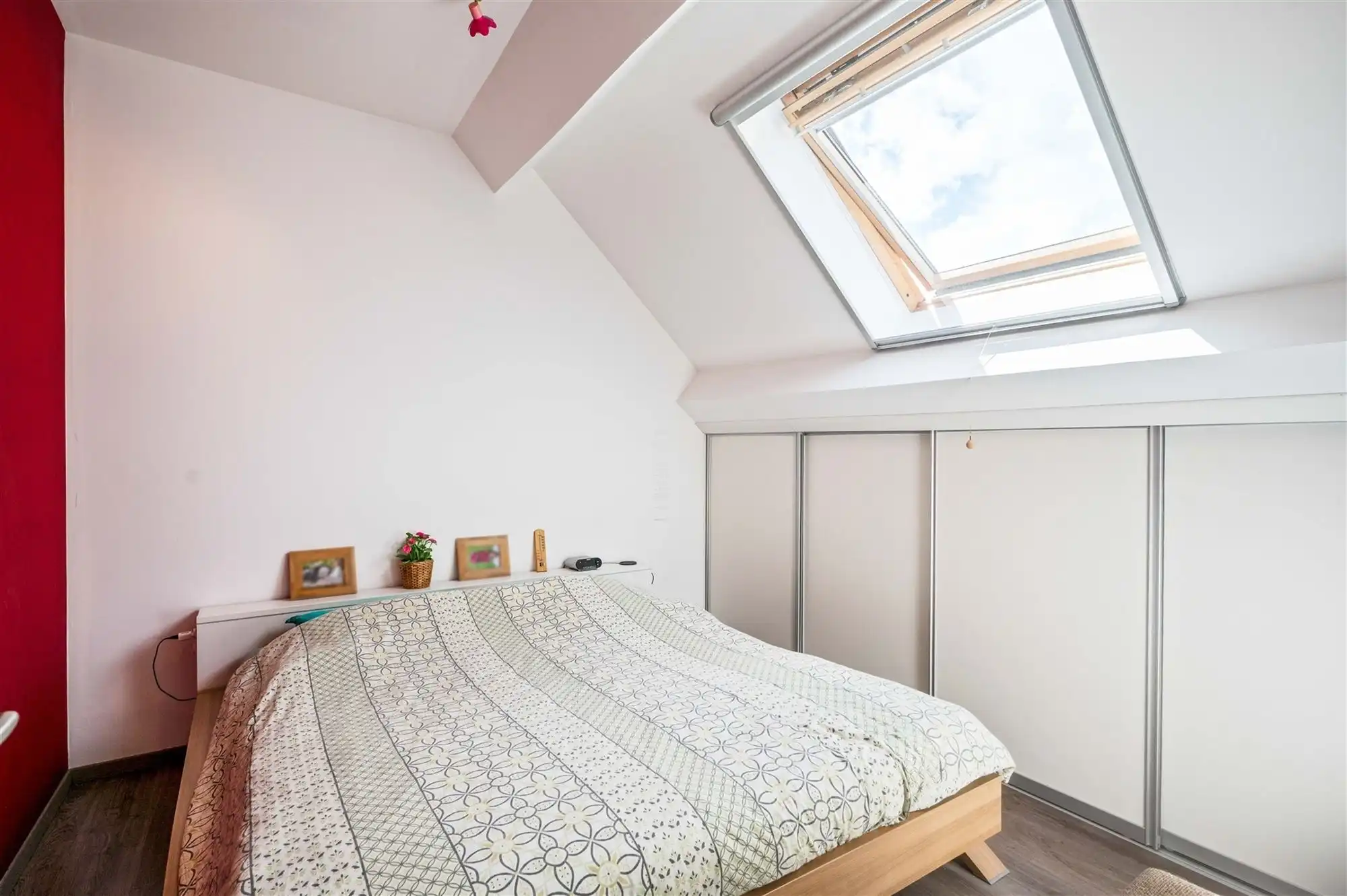 Deels gemoderniseerde woning te Duffel-West foto 8