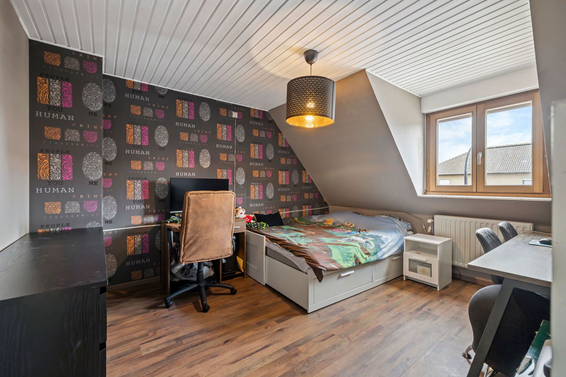 Halfopen bebouwing in residentiële wijk met 4 slaapkamers foto 9