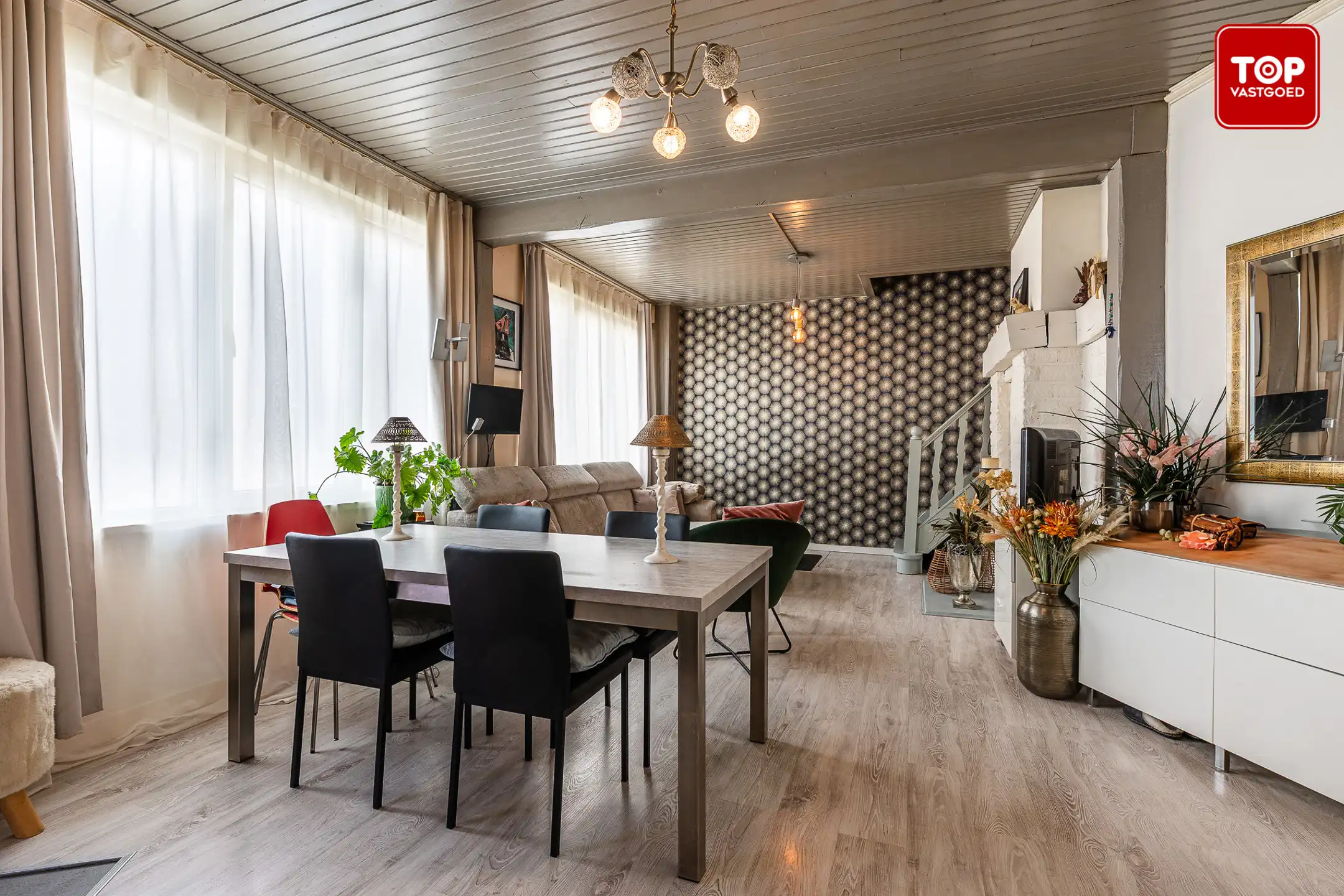 Statige, lichtrijke woning met 3 slaapkamers en stadskoer foto 4