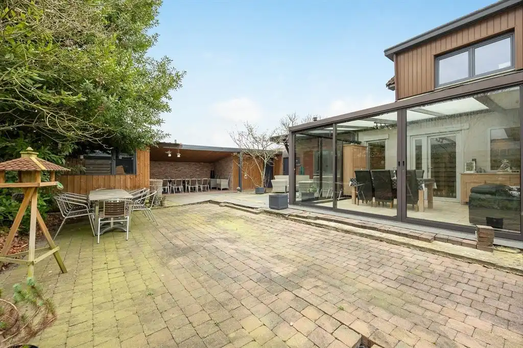 Woning met grote tuin op centrale locatie foto 7