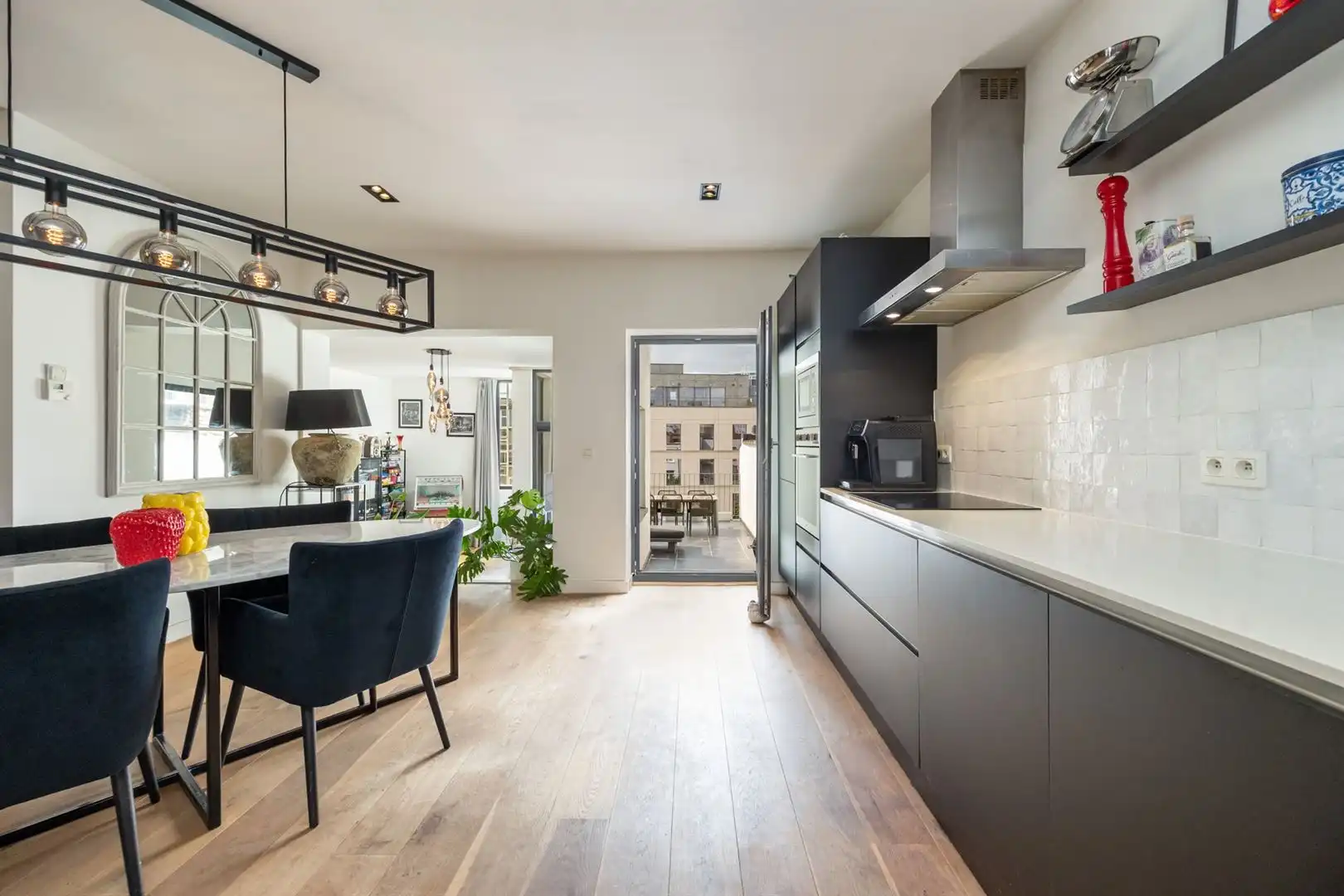 Appartement met 2 slaapkamers en gigantisch Zuid-gericht terras foto 7