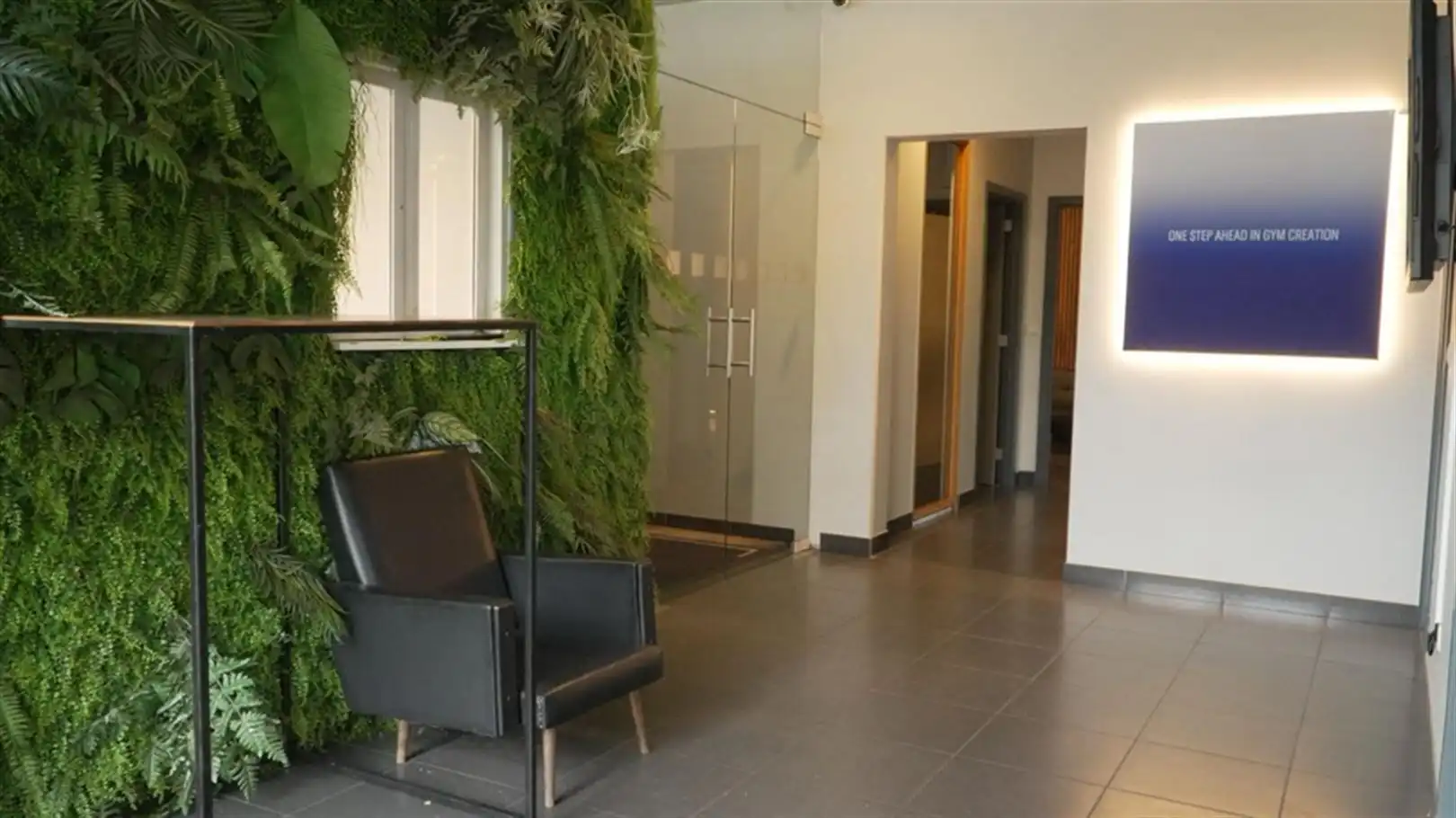 Magazijn met kantoren op toplocatie in Zwijnaarde foto 19