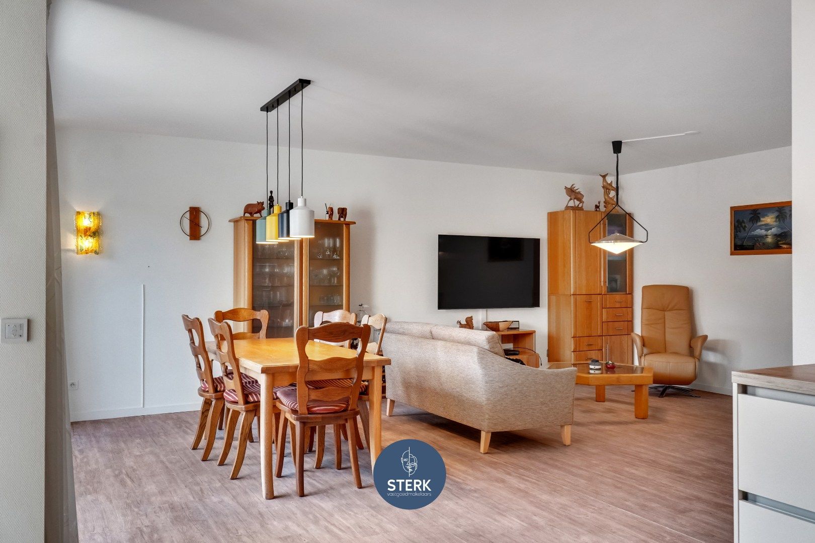 RECENT APPARTEMENT INCLUSIEF PARKING + 2 BERGINGEN IN CENTRUM LANAKEN !  foto 8