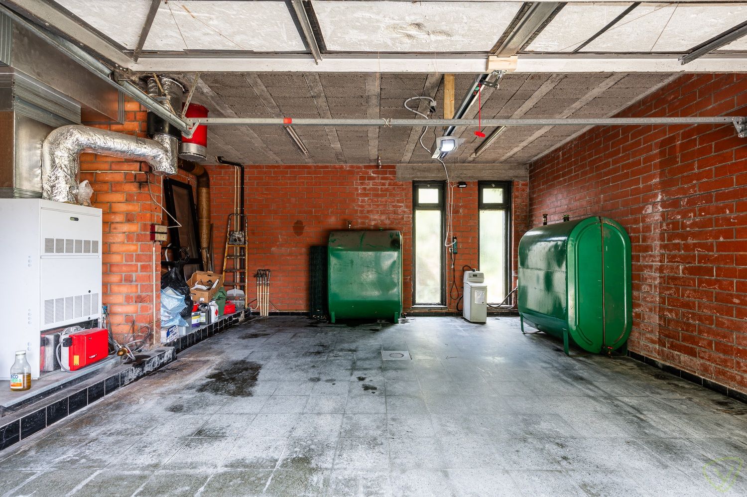 Modernistische parel uit 1978 met brutalistische charme en praktijkruimte op riant perceel in Lembeke foto 19