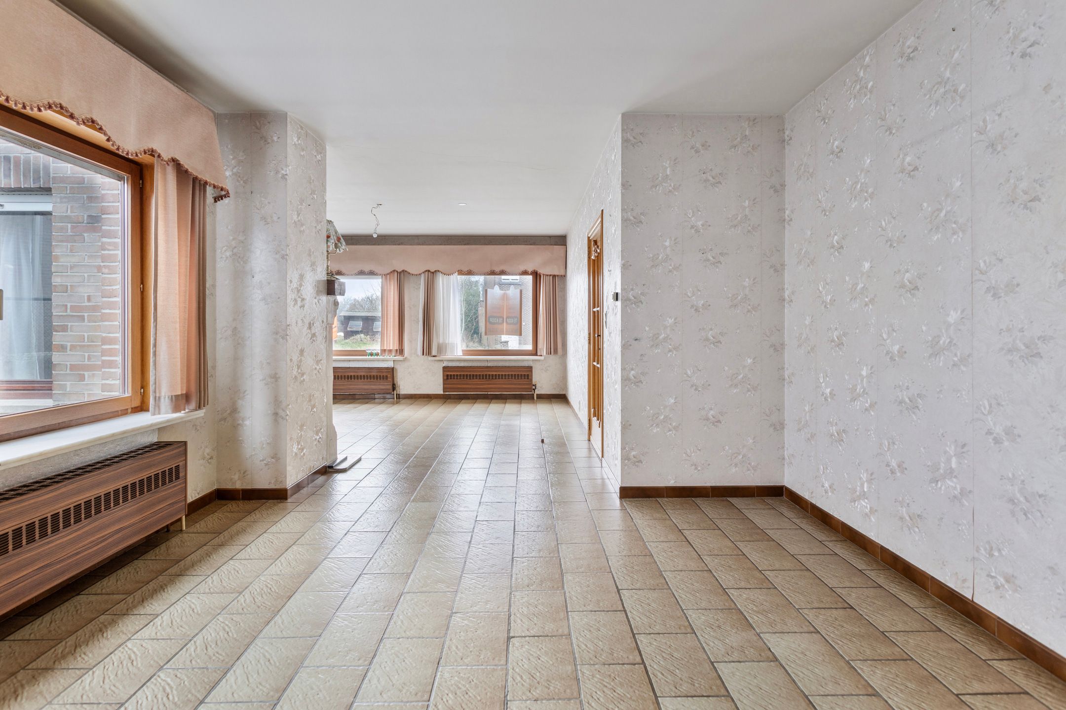 Ruime, te renoveren woning op perceel van 8a70 foto 7