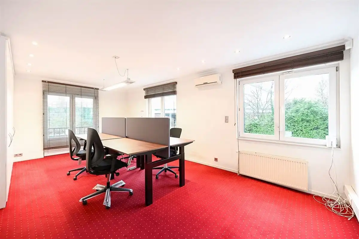 Gemeubelde kantoorruimte all in foto 6