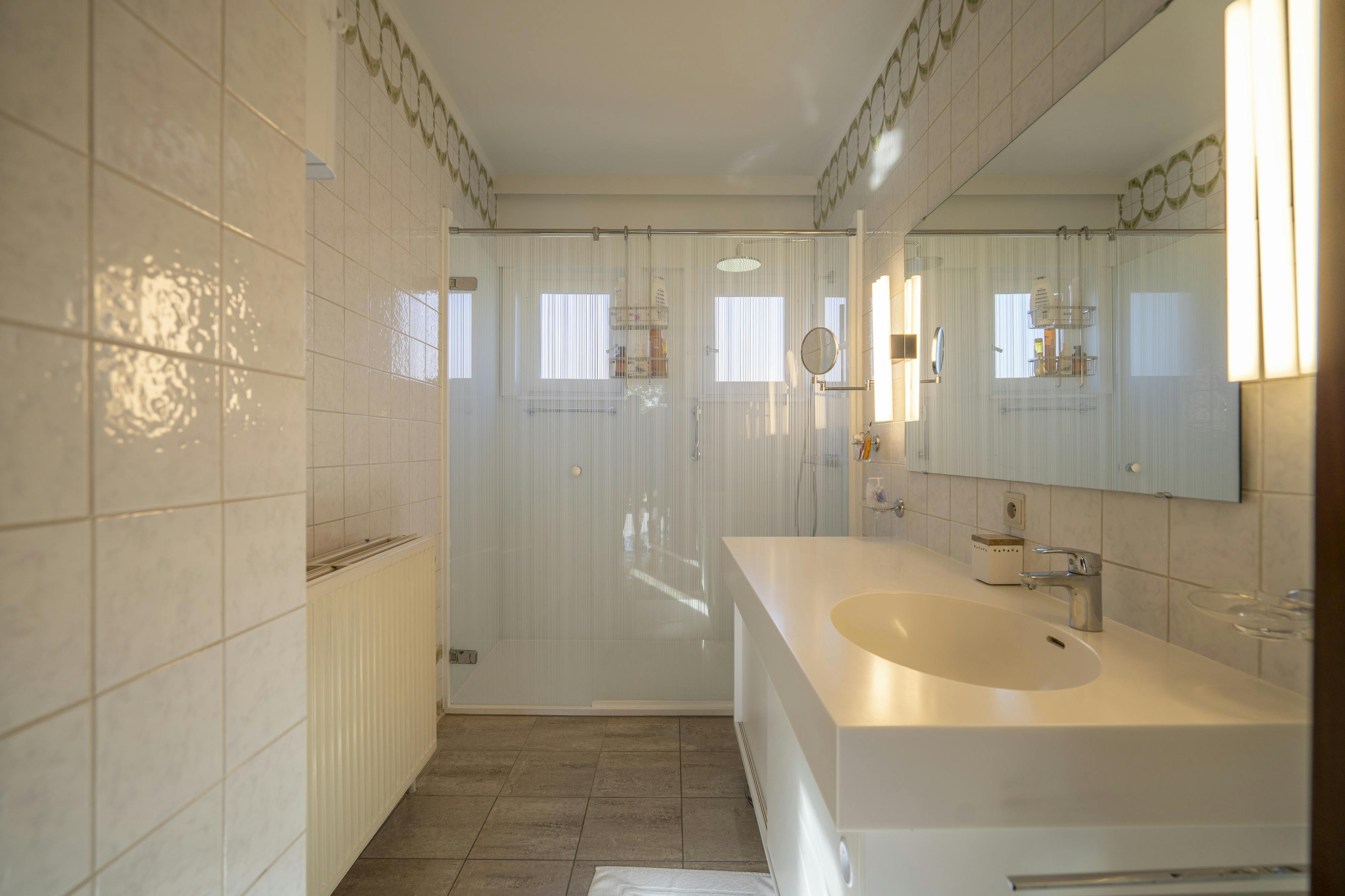 Unieke villa te koop op een rustige ligging in Harelbeke!  foto 13